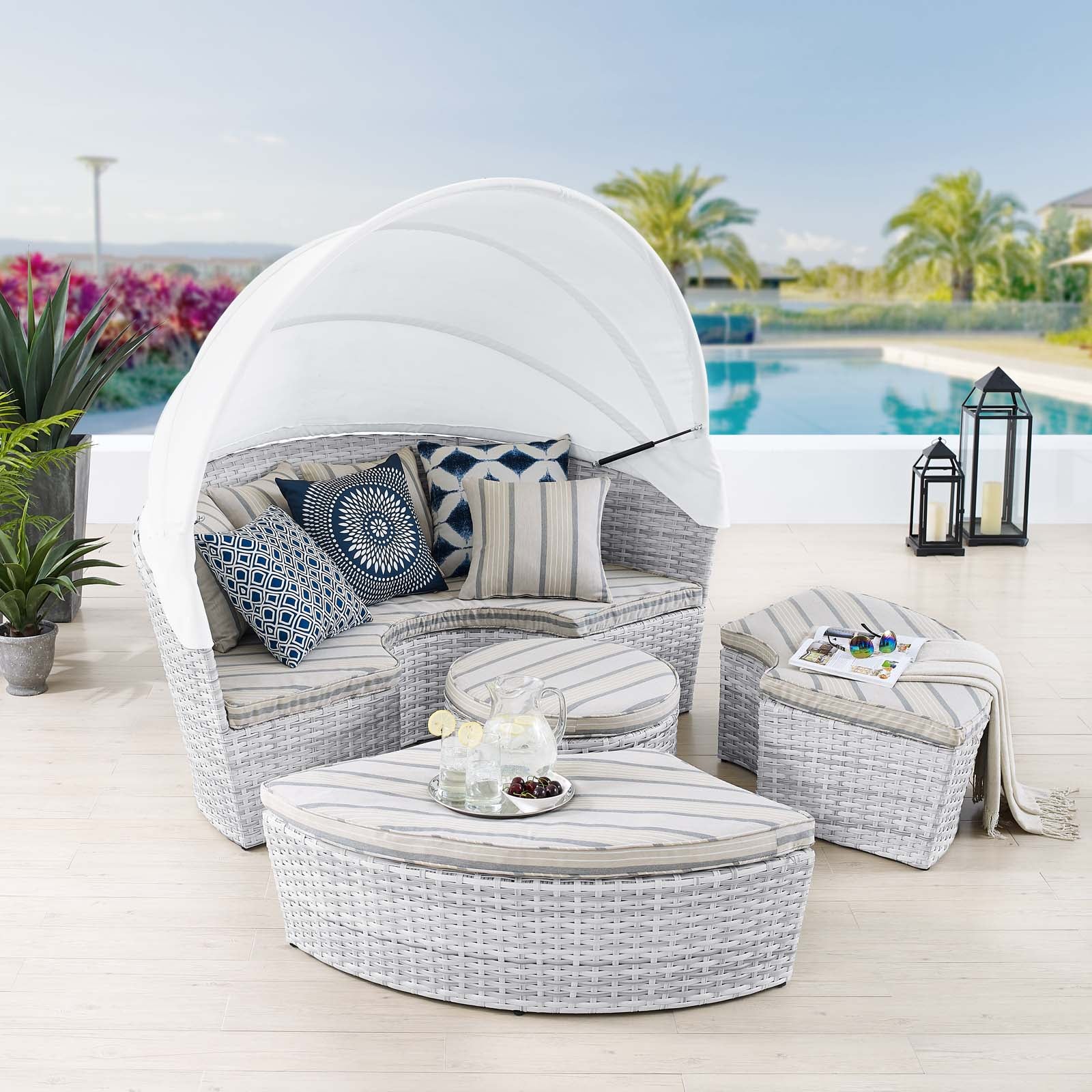 Garden lounge best sale bed with canopy